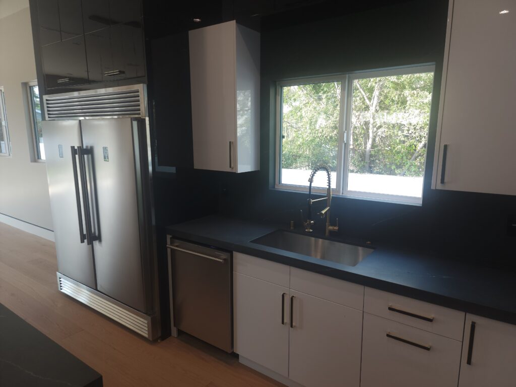 Stylish New Home Construction by Cali View Builders